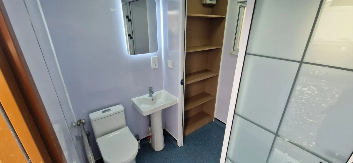 Bloque Prefabricado de Duchas de 4 Plazas para Personas con Movilidad Reducida (20 Pies / 6 Metros)